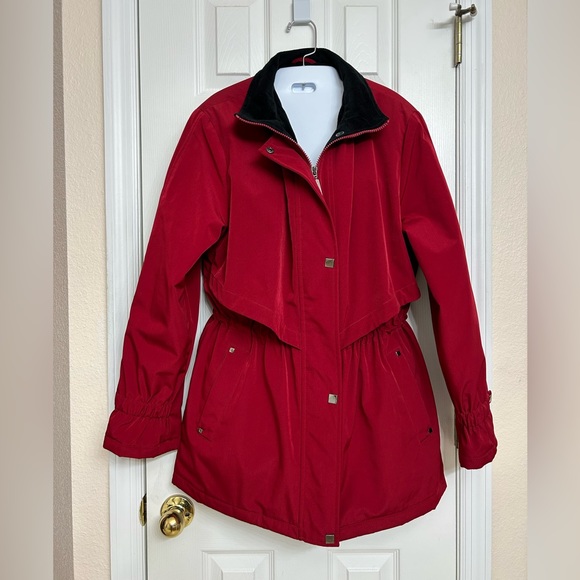 Liz Claiborne Jackets & Blazers - Liz Claiborne Women’s Shade Of Red Zip Up Jacket Size L